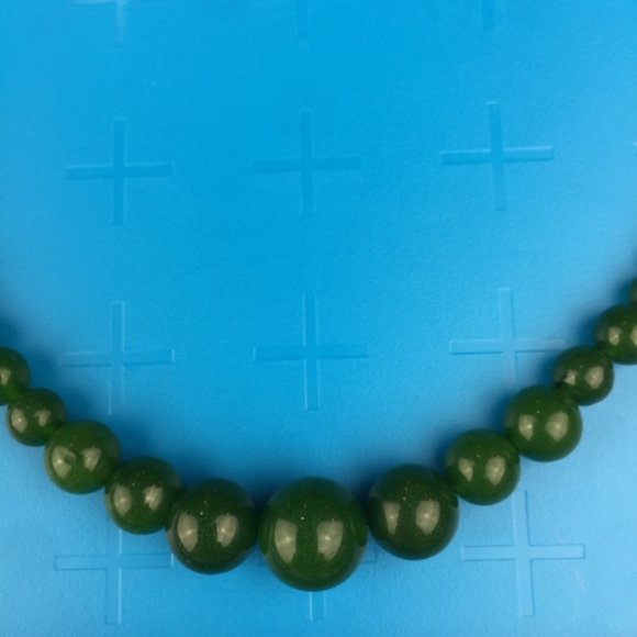 18 inch Green Jade Gradual Bead Necklace Classical - Picture 6 of 8